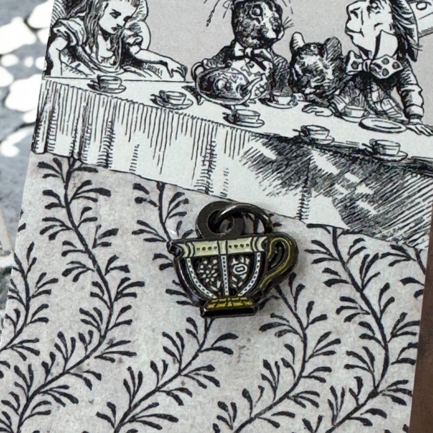 Teacup Stitch Marker – Mad Hatter’s Tea Party Edition: Removable