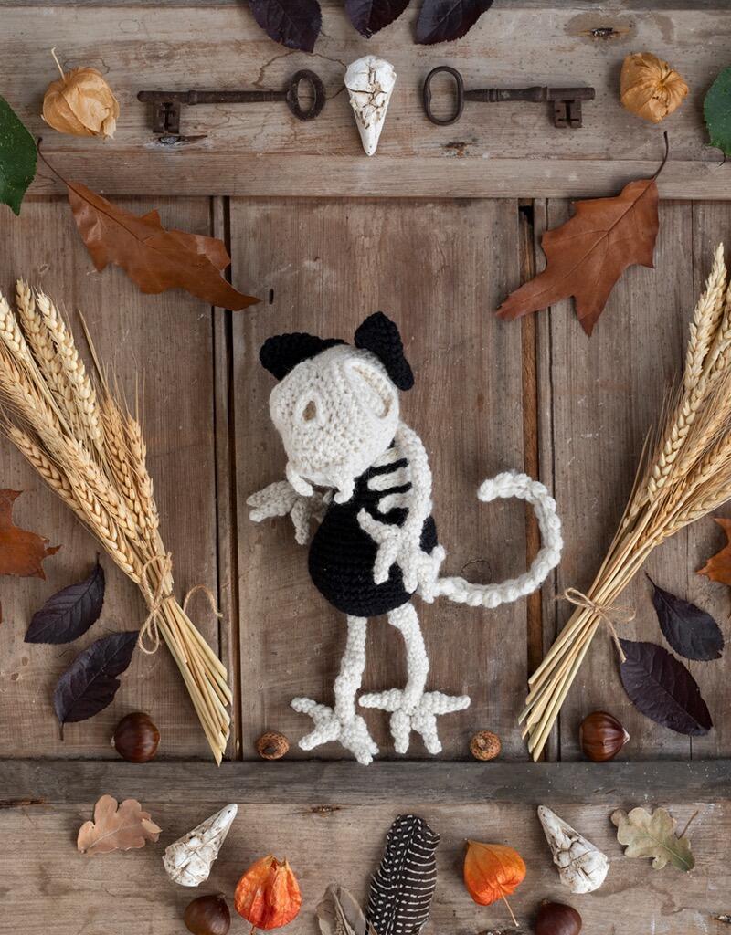 Magdalena the Cat Skeleton Crochet Kit