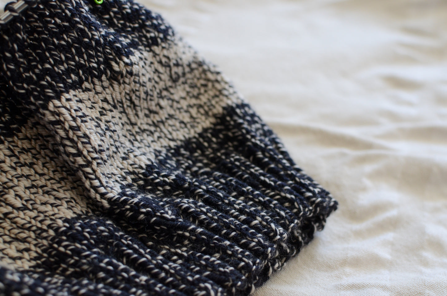Eclipse Hat - Free Knitting Pattern Digital Download