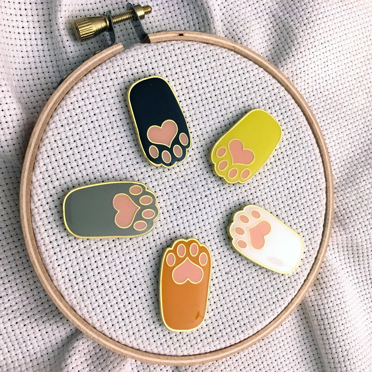 Black Heart Paw Pad Enamel Needle Minder
