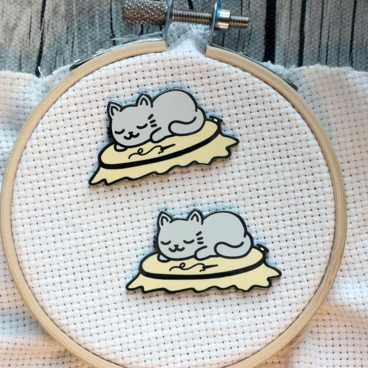 Sleepy Kitty On Embroidery Hoop Enamel Needle Minder