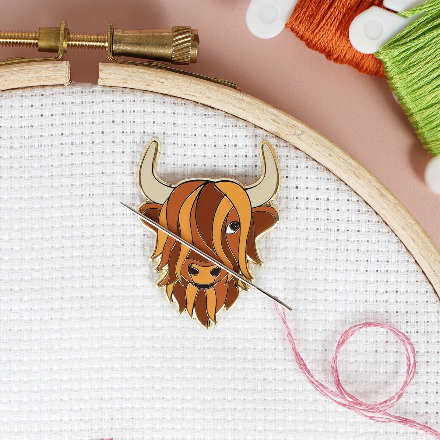 Highland Cow Magnetic Needle Minder