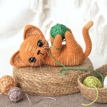 Crochet Cats & Dogs: 15 amigurumi patterns for pet lovers