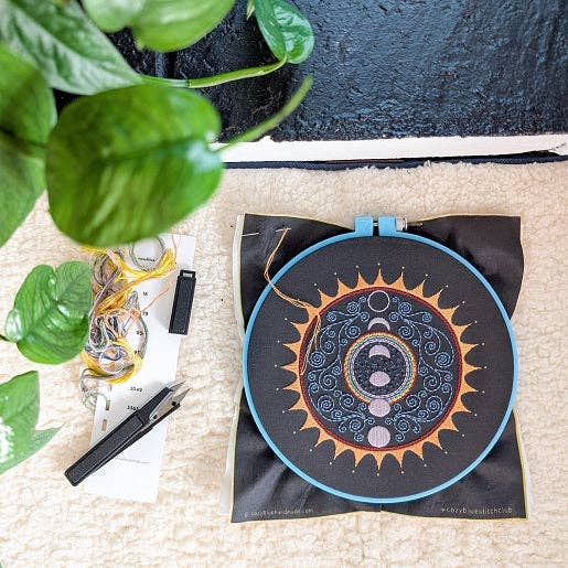 Alignment embroidery kit