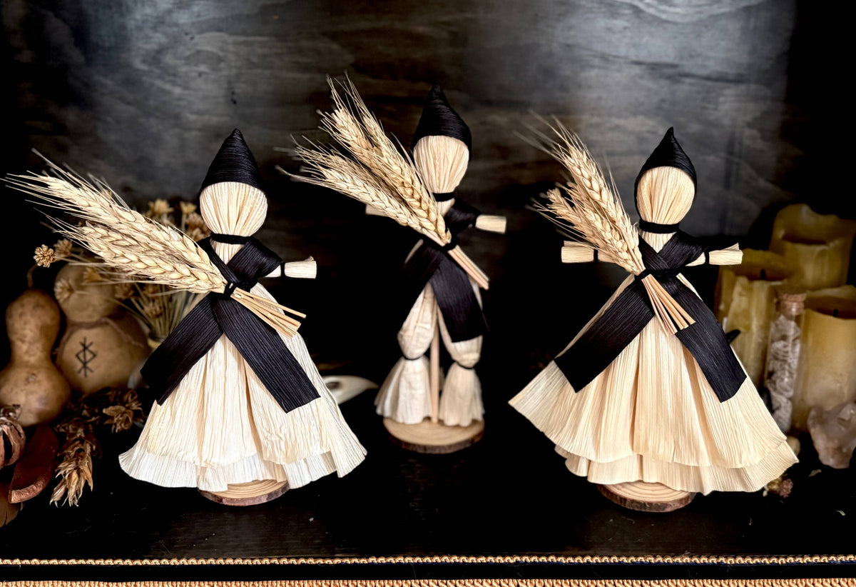 Salem Corn Husk Doll / Folk Poppet w Smock Hood and Wheat