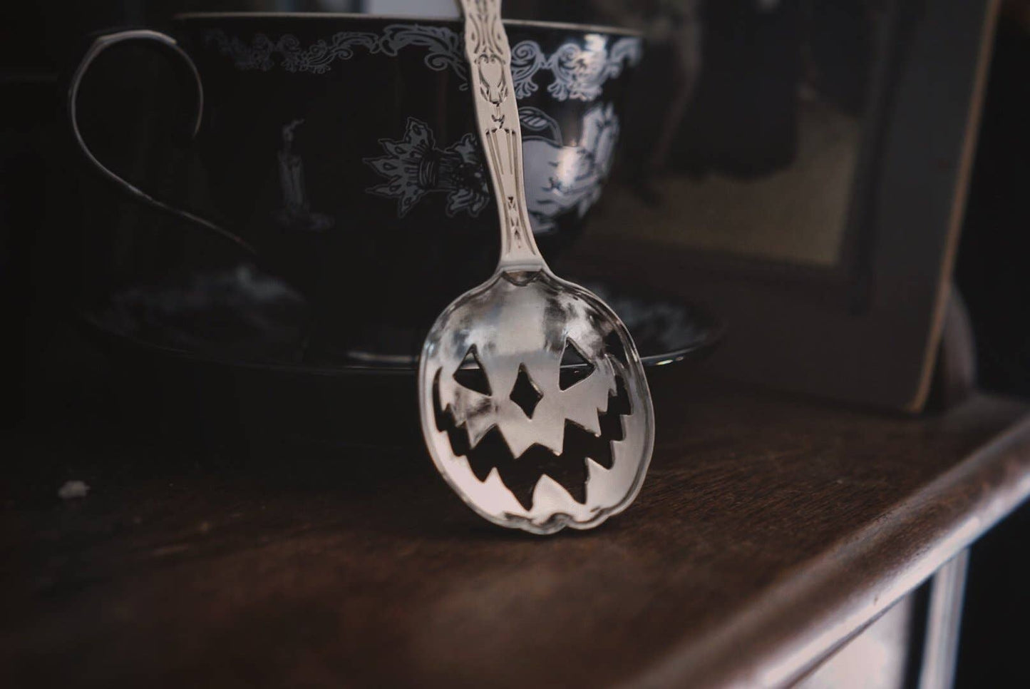 Haunted Hallows Tea Spoon: Silver