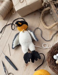 Raegan the King Penguin Crochet Kit