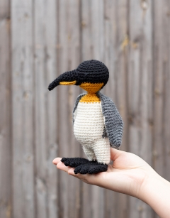 Raegan the King Penguin Crochet Kit