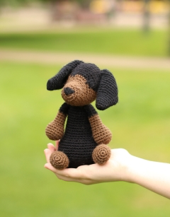 Rosie the Dachshund Crochet Kit