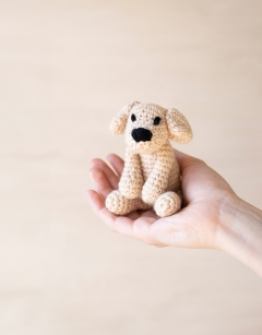 Mini Eleanor the Labrador Crochet Kit