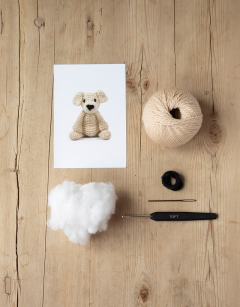 Mini Eleanor the Labrador Crochet Kit