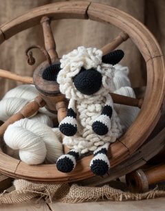 Lisa the Valais Blacknose Sheep Crochet Kit