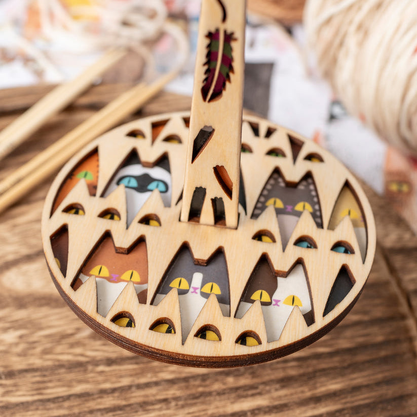 Meowsome - Mini Yarn Minder by Lemonwood