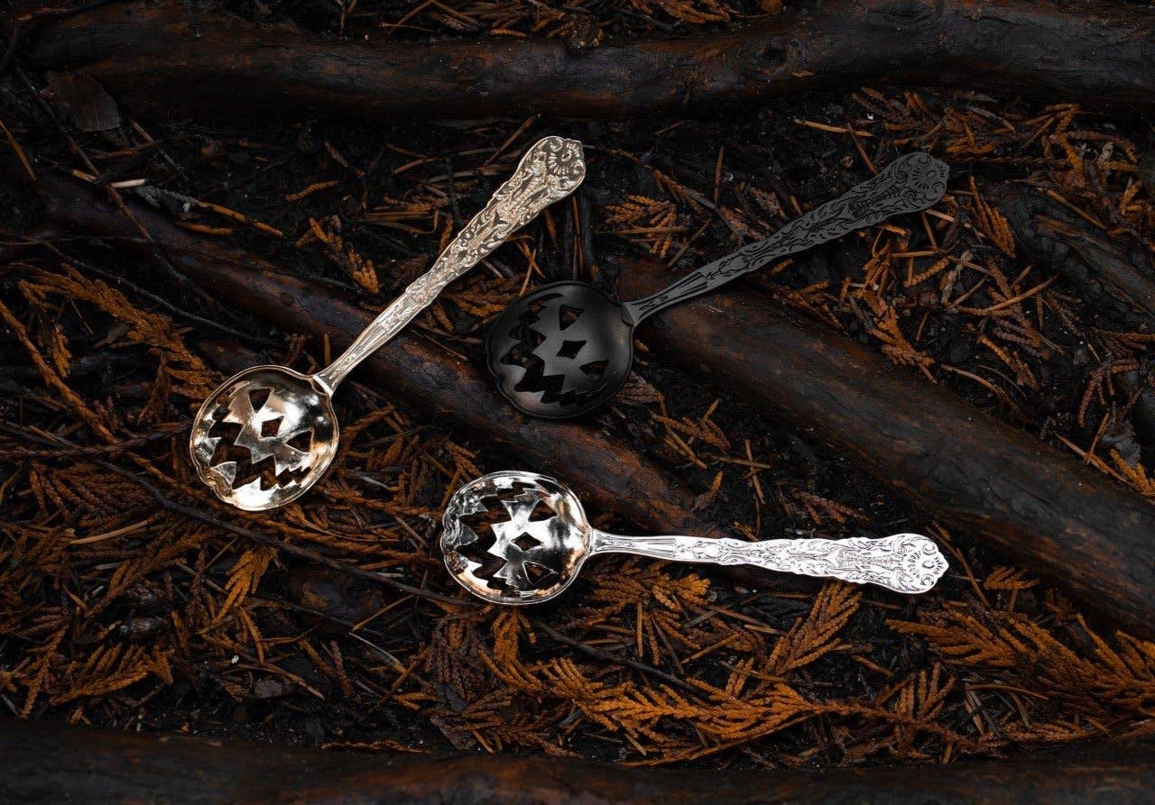 Haunted Hallows Tea Spoon: Silver